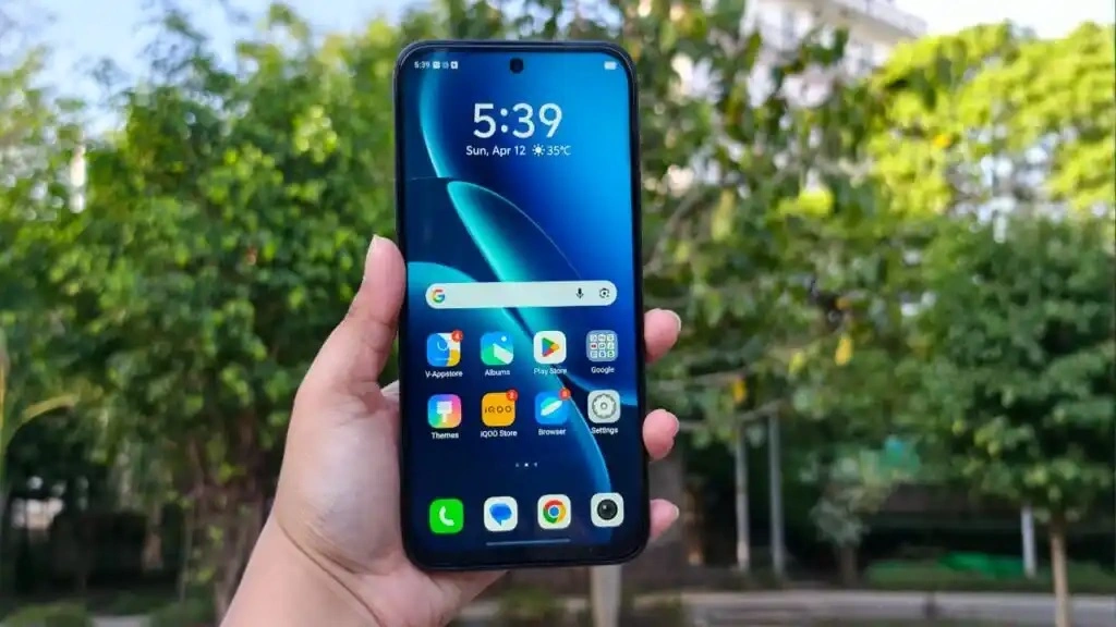 iQOO Z11x display